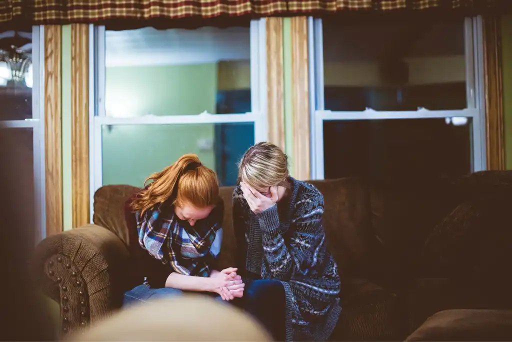 What to Say When Someone Dies: Compassionate Guidance